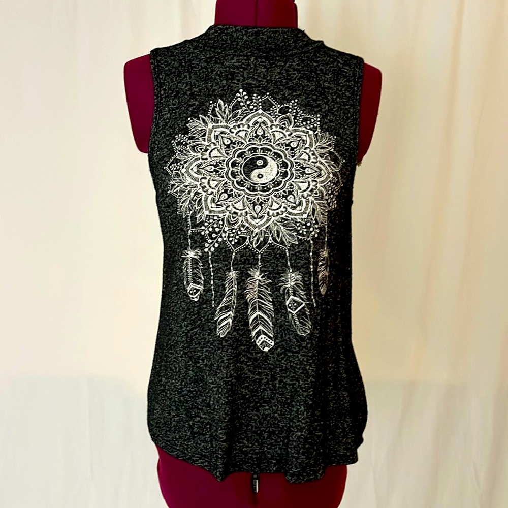 Shirt with picture of dream catcher
